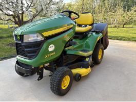 John Deere - X350R 107 cm-es vágószélességű,  17Le 2 hengeres V motorral,  300 L-es fűgyűjtős Premium fűnyíró traktor