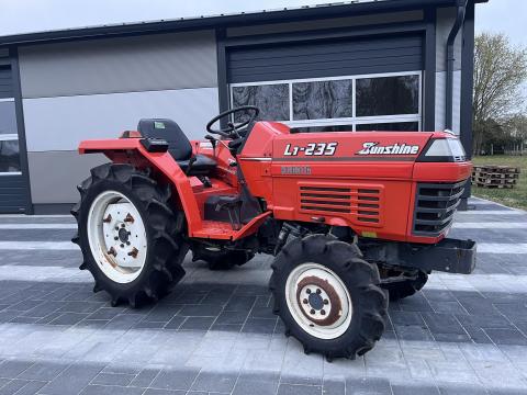 Kubota L1-235 japán kistraktor / traktor Kubota L1-235 japán kistraktor / traktor