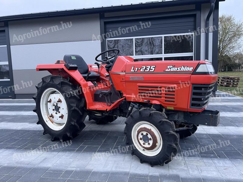 Kubota L1-235 japán kistraktor / traktor