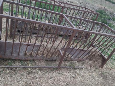 Etetők eladók Etetők eladók