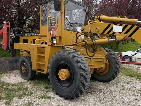 UN 053 klímás rakodógép eladó