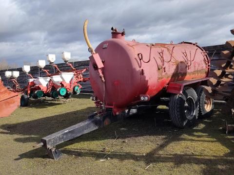 Detk 8 m³-es vízszállító,  tandemtengelyes