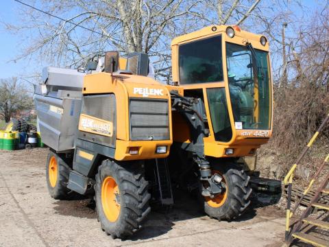 Szüretelő kombájn - Pellenc