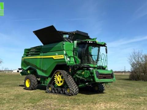John Deere X9 1100