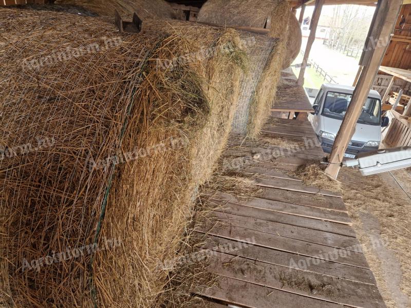 Eladó lucerna bála