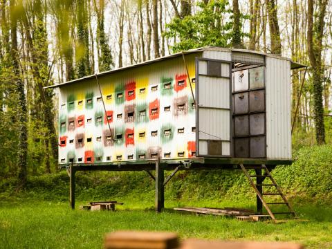 100 családos méhész konténer eladó 100 családos méhész konténer eladó