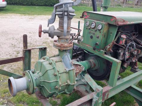 Eladó dízel öntözőszivattyú Perkins motorral Eladó dízel öntözőszivattyú Perkins motorral