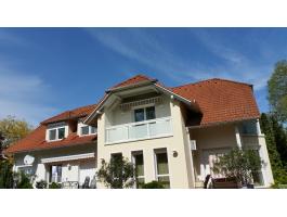 Debrecen kiemelt övezetében, a Lóverseny utcában eladó prémium kategóriás családi ház