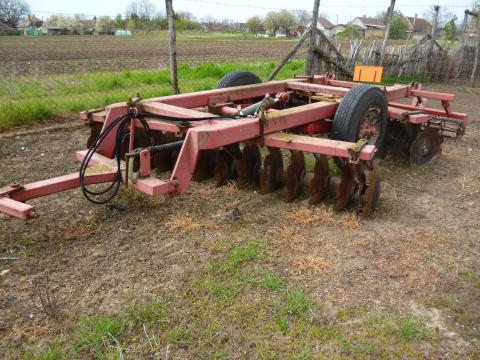 3,2 méteres V tárcsa eladó 3,2 méteres V tárcsa eladó
