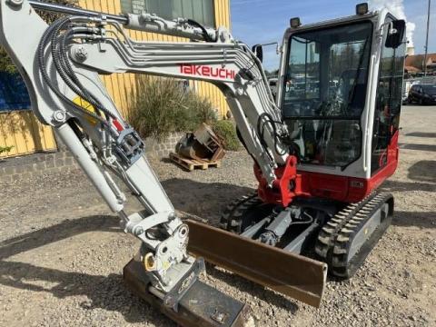 Takeuchi TB 230 V3 / 2025 / 524 üzemóra / Lízing 20%-tól