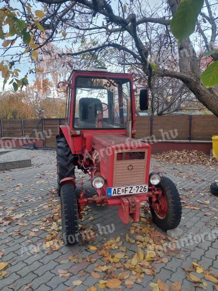T 25 vlagyimirec 25Le-s traktor eladó