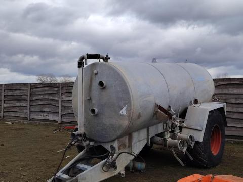 8000 literes lajt kijuttató kerettel, horganyzott alváz és tartály 8000 literes lajt kijuttató kerettel, horganyzott alváz és tartály