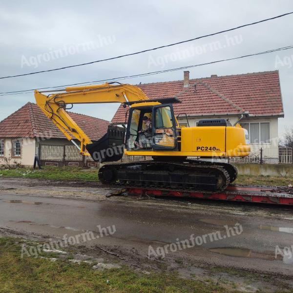 Komatsu PC240 (Csere, 16-22t Gumikerekes, 5-8t Gumihevederes kótrógépre!)