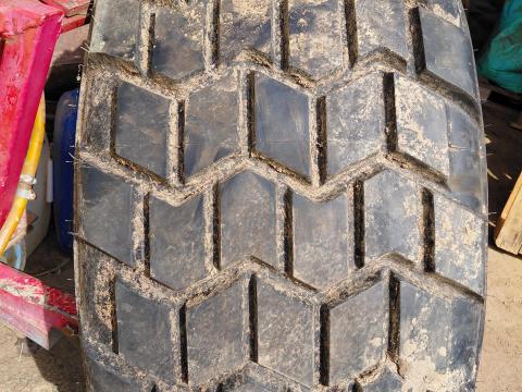 Mitas 445/65R22.5 AR-01 radiál gumi eladó Mitas 445/65R22.5 AR-01 radiál gumi eladó