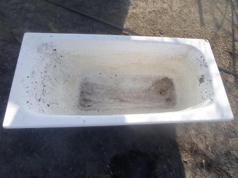 Öntöttvas kádak (3 db) Kiskunfélegyházán ló, szarvasmarha, szamár itatására Öntöttvas kádak (3 db) Kiskunfélegyházán ló, szarvasmarha, szamár itatására