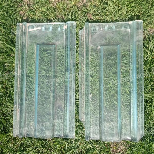 2 db üveg tetőcserép eladó Kiskunfélegyházán