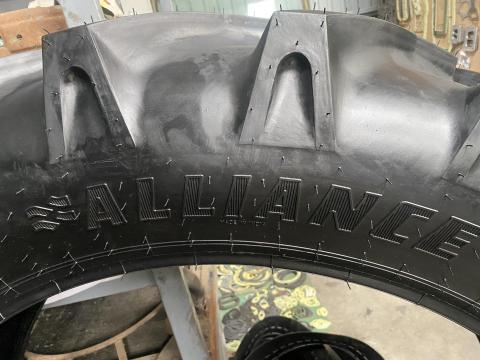 15.5-38 15.5R38 400/75R38 MTZ hátsó gumi eladó többféle márka, radiál-diagonál Nyíregyháza, Alkony u 15.5-38 15.5R38 400/75R38 MTZ hátsó gumi eladó többféle márka, radiál-diagonál Nyíregyháza, Alkony u