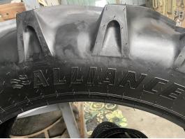 15.5-38 15.5R38 400/75R38 MTZ hátsó gumi eladó többféle márka,  radiál-diagonál Nyíregyháza,  Alkony u