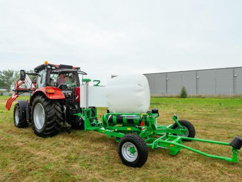 INTERTECH G001 Önrakodó bálacsomagoló - KEDVEZMÉNYES ÁRON - a Royal Traktornál INTERTECH G001 Önrakodó bálacsomagoló - KEDVEZMÉNYES ÁRON - a Royal Traktornál