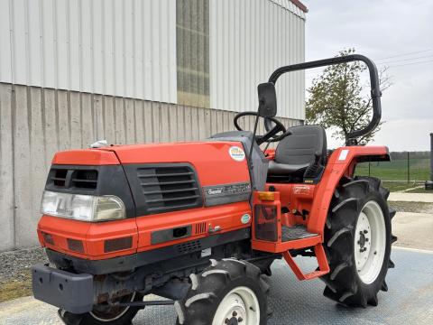 Kubota GL 220 Japán Kistraktor Traktor