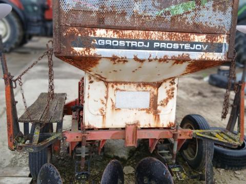 Kétsoros burgonya vetőgép