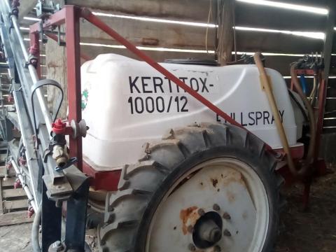 Kertitox 1000/12 vontatott permetező