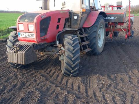 MTZ 952.4 új gumikkal