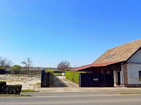 Kiadó telephely Csongrád megye,  Mártély fő utca - remek lehetőség