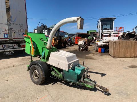 GreenMech vontatott ág-fa daráló