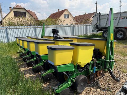 John Deere 1755 szemenkénti vetőgép