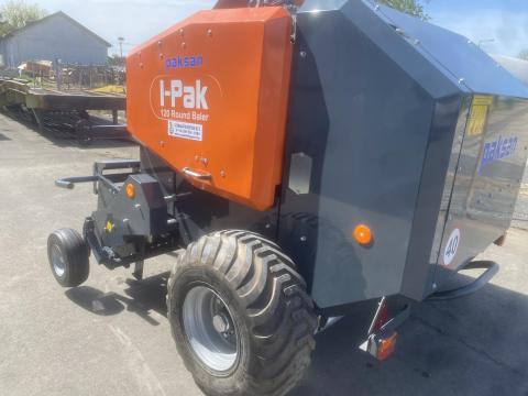 Új Paksan I-Pak szeletelős, fixkamrás, tömörítőhengeres körbálázó készletről, azonnal elérhető – nagyon jó ár/érték arány