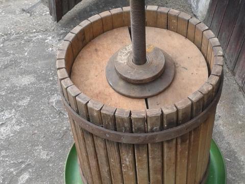 60 literes szőlőprés