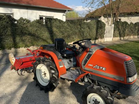 Kubota Aste-15 japán kistraktor talajmaróval!