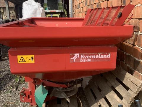 Kverneland DS-M műtrágyaszóró (jó hajtómű,  rozsdamentes állapot)