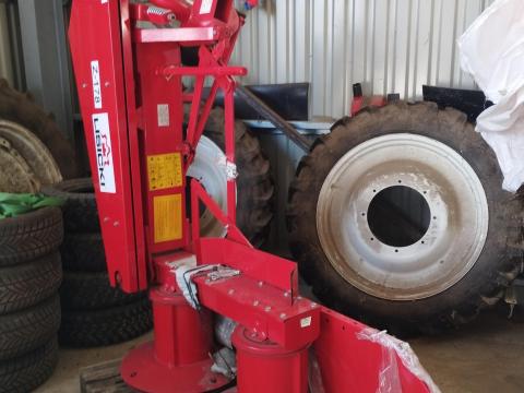 Lisicki Z-178/1 fém fedeles lengyel fűkasza 135 cm széles