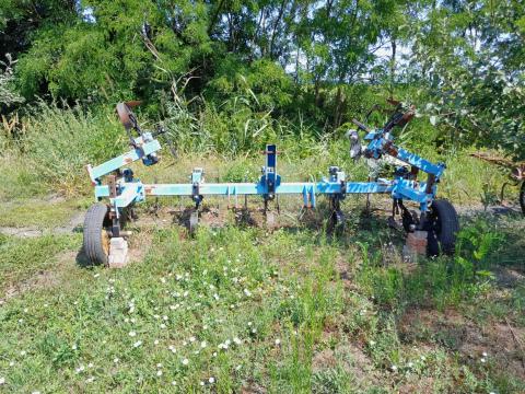 Eladó sorközművelő