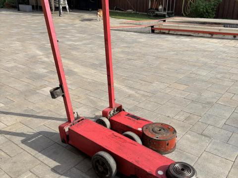 Autó munkagép emelők eladók