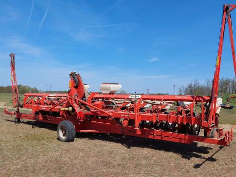 Kuhn Maxima 12 soros vetőgép