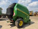 John Deere V451R bálázó, változó kamrás
