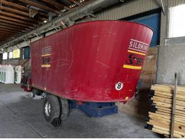 Takarmánykiosztó kocsi / Etetőkocsi