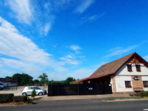 Kiadó üzlet - telephely Csongrád megye,  Hódmezővásárhely - Mártély fő utca - remek lehetőség