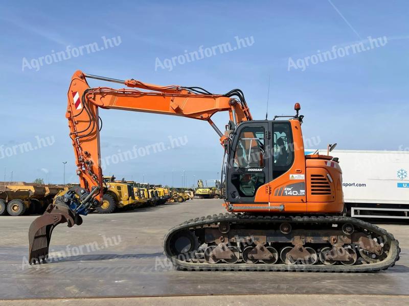 Doosan DX140LCR / 2015 / 14 986 üzemóra / Lízing 20%-tól