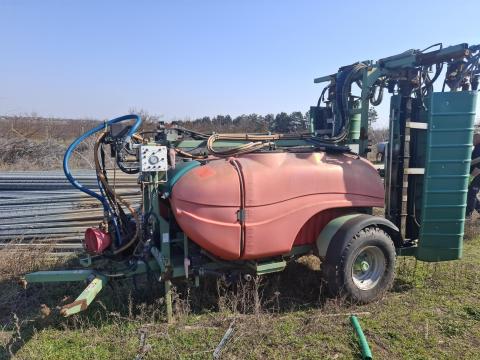 Eladó alagutas Lipco szőlő permetező