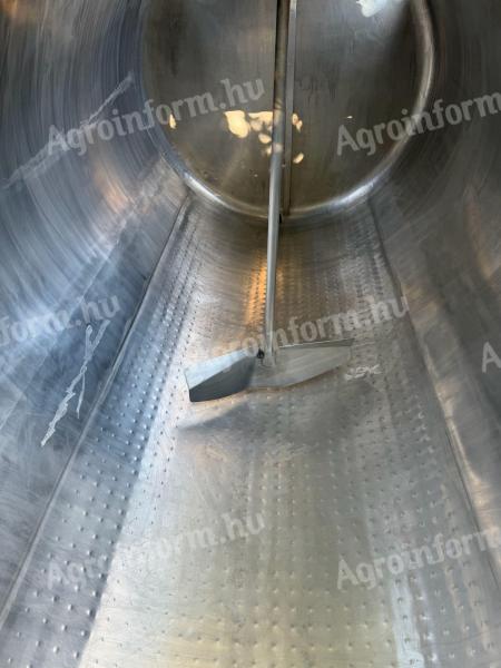 2500 L fekvő inox tartály eladó