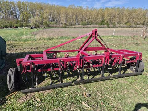 Eladó családi gazdaságból fix vázas; 3,6 m széles kombinátor