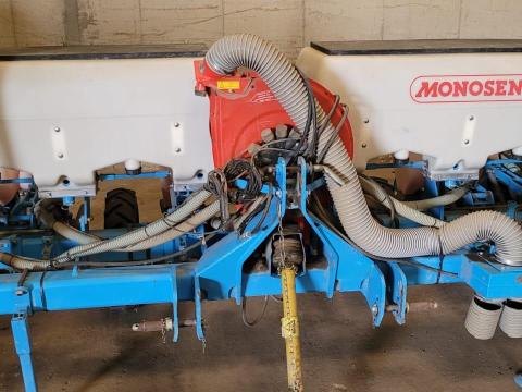 Eladó szemenkénti vetőgép