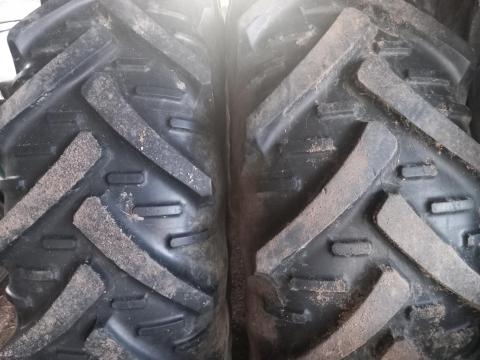 Traktorgumi eladó