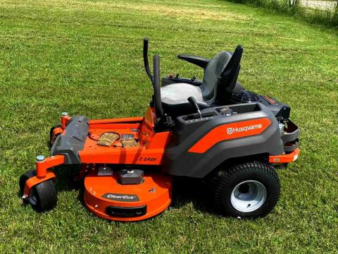 Husqvarna Z242F US Zero Turn fűnyírótraktor