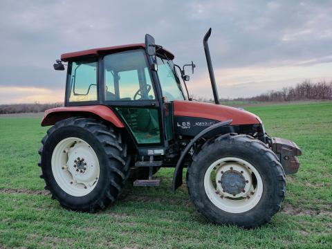 New Holland L 85