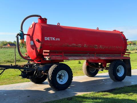 Agrogép DETK 215 típusú tartálykocsi szippantó